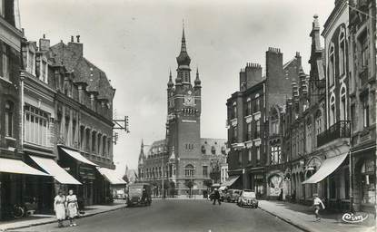 / CPSM FRANCE 59 "Armentières, rue de Lille et l'hôtel de ville"