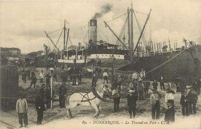 / CPA FRANCE 59 "Dunkerque, le travail au port" / CHEVAL