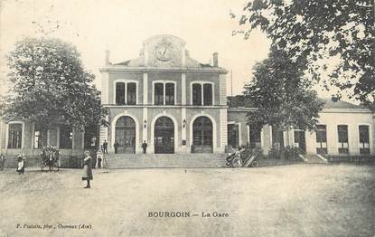/ CPA FRANCE 38 "Bourgoin, la gare"