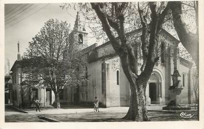 / CPSM FRANCE 13 "Cabannes, place des poilus, l'église et monument aux morts"