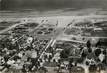 / CPSM FRANCE 14 "Ouistreham Riva Bella, vue d'ensemble vers la plage"