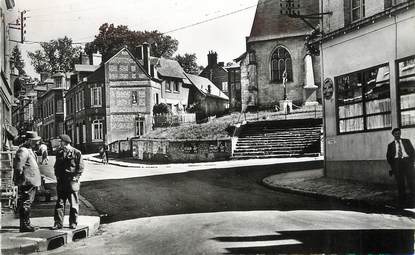 / CPSM FRANCE 76 "Doudeville, place de l'église"