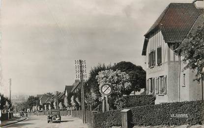 / CPSM FRANCE 76 "Notre Dame de Gravenchon, rue Grasset"