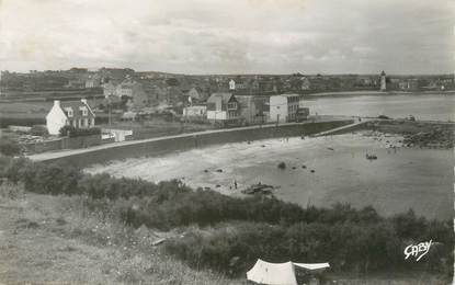 / CPSM FRANCE 29 "Roscoff, plage de Belle Vue"