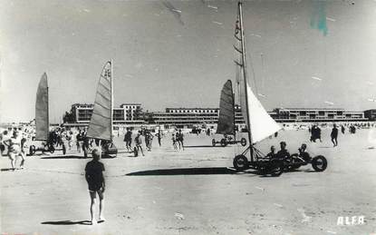 / CPSM FRANCE 62 "Berck Plage, jeux de plage" / AEROPLAGE