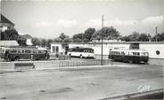 56 Morbihan / CPSM FRANCE 56 "Lorient, la gare routière" / BUS