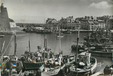 / CPSM FRANCE 56 "Belle Isle en Mer, le Palais, port de Pêche"