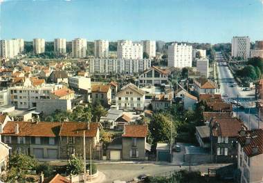 / CPSM FRANCE 78 "Poissy, quartier Foch et Saint Louis avec l'avenue de Versailles"