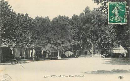 CPA FRANCE 83 "Vidauban, Place Nationale "