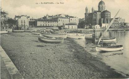 CPA FRANCE 83 "Saint Raphaël, le Port"