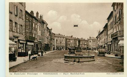 / CPA FRANCE 43 "Yssingeaux, place du Maréchal Foch"